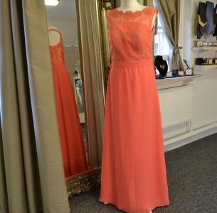  Dress alterations and tailoring
